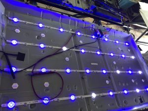thay den led tivi samsung 01